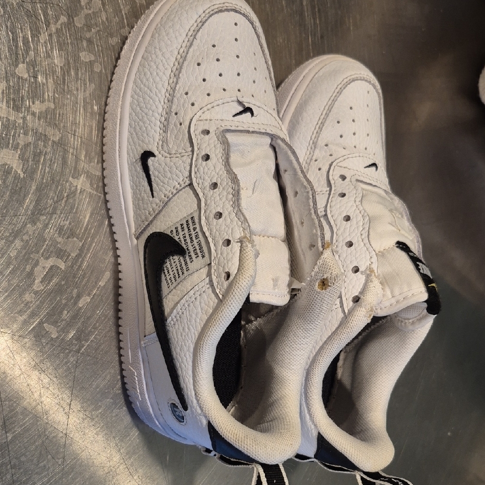 Nike White and Black Sneakers Classic Design